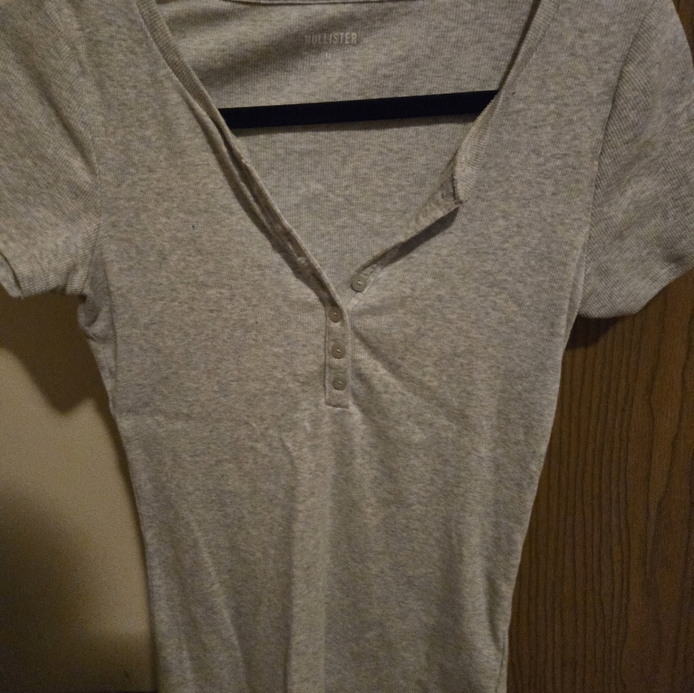 Hollister Gray Short-Sleeve Henley Tee